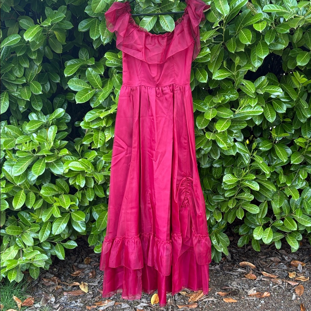 1980s Prom Perfection in Burgundy Pink